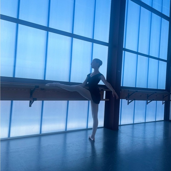 Meet your Posher, Julia - Picture 2 of 3